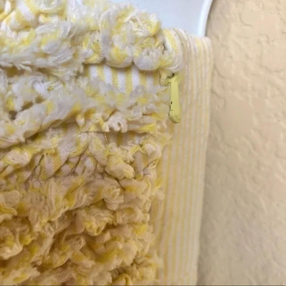 Lilly Pulitzer light yellow and white seersucker Franco dress 0 - Picture 9 of 12